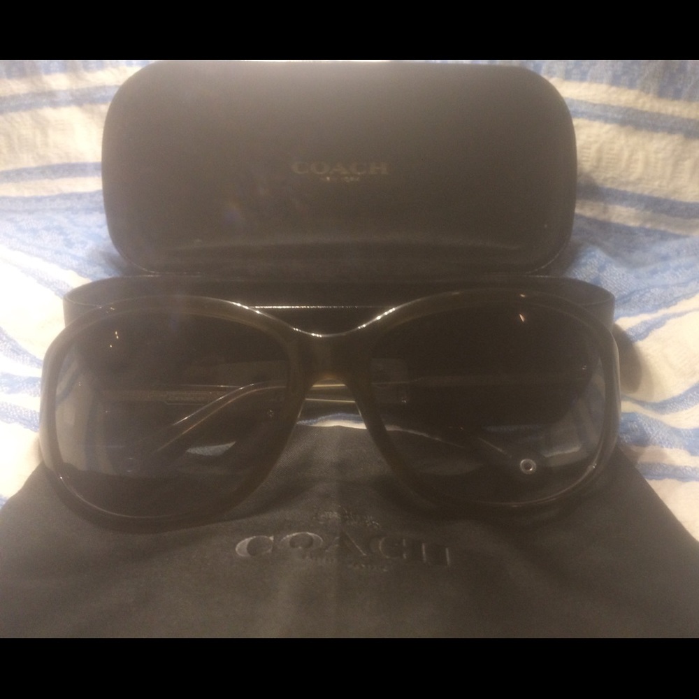 EUC. Coach "Devyn" Sunglasses